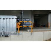 Protective bar made of steel tubing |  48 x 2.5 mm | with crossbar | for wall mounting | total width: 700 mm | hot-dip galvanized and yellow coatedwith black warning stripes